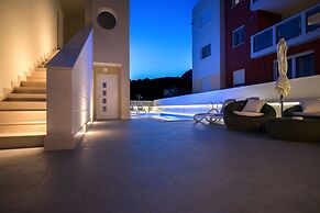 Lux Apartments