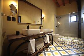 Antigua Trece Hotel Fusión & Spa