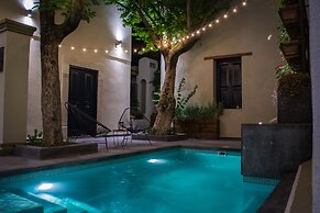 Antigua Trece Hotel Fusión & Spa