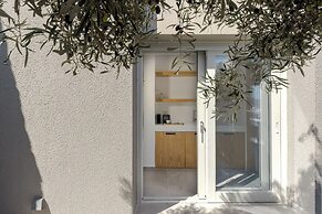 Melidonia Suites