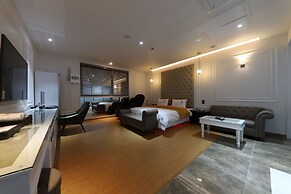 Hotel Encore