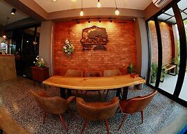 Canvas Family Home
