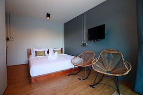Canvas Family Home