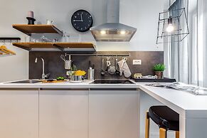 Deluxe Adria Square Studios