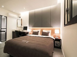 V Hotel