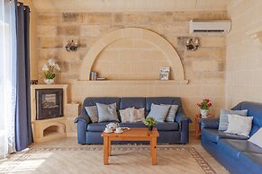 Ta Danjela Villa Sleeps 8 With Pool