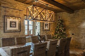 Umbrian Villa Retreat in Pietralunga With a Pool