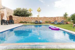Villa Savona Sleeps 7 With Private Pool