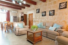 Villa Savona Sleeps 7 With Private Pool