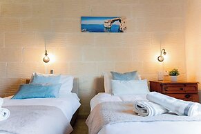 Villa Savona Sleeps 7 With Private Pool