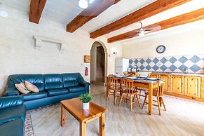 Villa Ta Debora Sleeps 7 With Pool