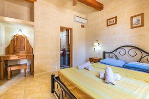 Villa Ta Debora Sleeps 7 With Pool