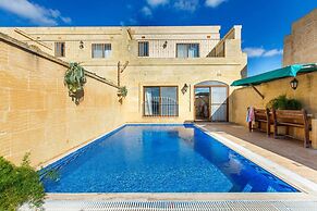 Villa Ta Debora Sleeps 7 With Pool
