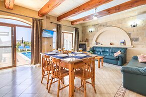 Villa Ta Debora Sleeps 7 With Pool