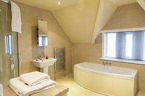 Luxury Apt No. 2 - One Bed Apartment