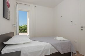 Apartments Mladen