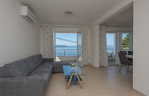 Apartments Mladen