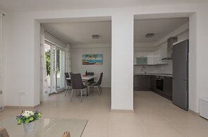 Apartments Mladen