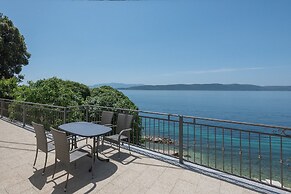 Apartments Mladen