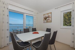 Apartments Mladen