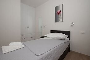 Apartments Mladen