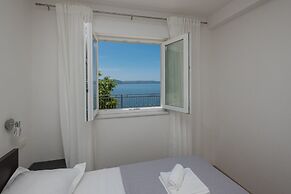 Apartments Mladen