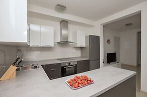 Apartments Mladen