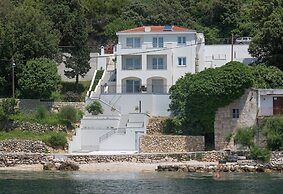 Apartments Mladen