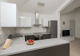 Apartments Mladen