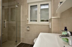 Apartments Mladen