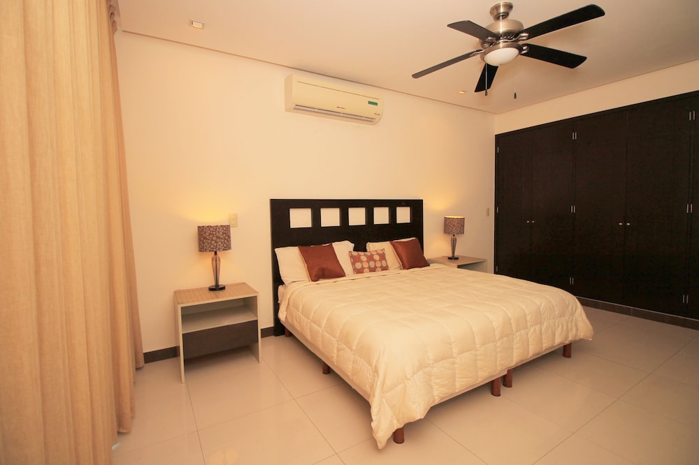 Downtown Apartment Oasis 12
