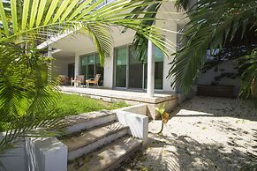 Downtown Apartment Oasis 12