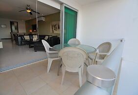 Downtown Apartment Oasis 12