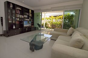 Downtown Apartment Oasis 12