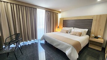 BE Suites Hotel Cali