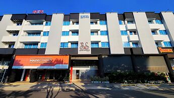 BE Suites Hotel Cali