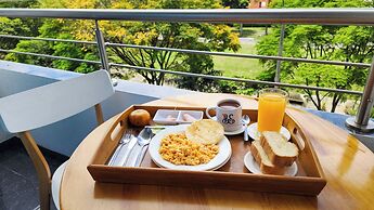 BE Suites Hotel Cali