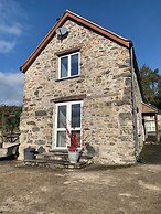 Bryn Eithin Cottage Far From the Madding Crowd