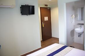 Summer Hotel