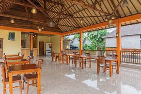 Rijet Villa Beach & Restaurant