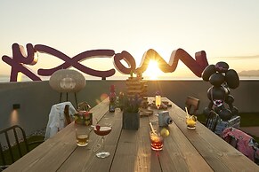 Moxy Patra Marina