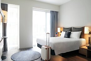 Moxy Patra Marina