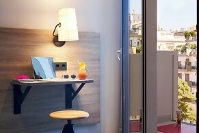 Moxy Patra Marina
