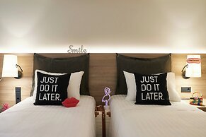 Moxy Patra Marina