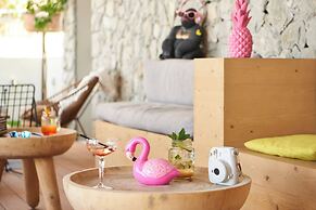 Moxy Patra Marina
