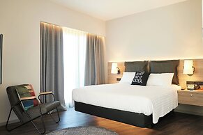 Moxy Patra Marina
