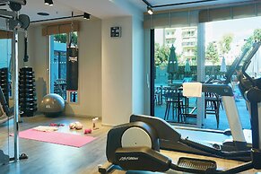 Moxy Patra Marina