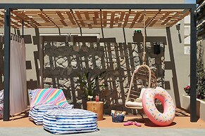 Moxy Patra Marina