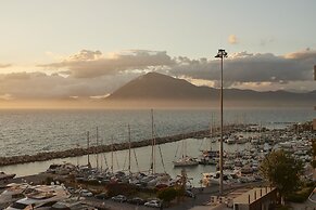Moxy Patra Marina