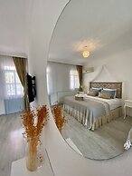 Alasonya Otel Alacati by Lamira